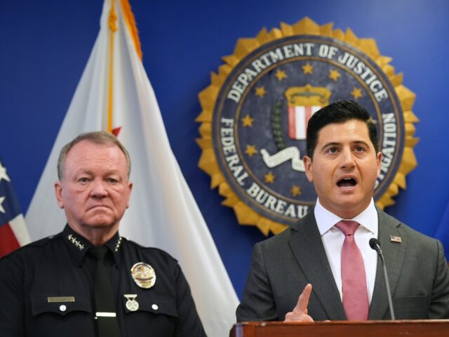 Quarteto da Frente de Libertação de Turtle Island acusado de Quarteto da Frente de Libertação de Turtle Island acusado de conspiração de atentado na Califórnia NYE