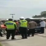 Quatro pessoas encontradas mortas em um carro na estrada com pedágio de Tegal