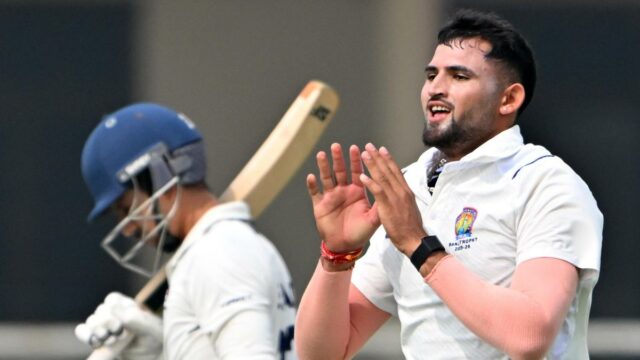 Quem é Ashok Sharma comprado pelos Gujarat Titans no leilão IPL 2026?
