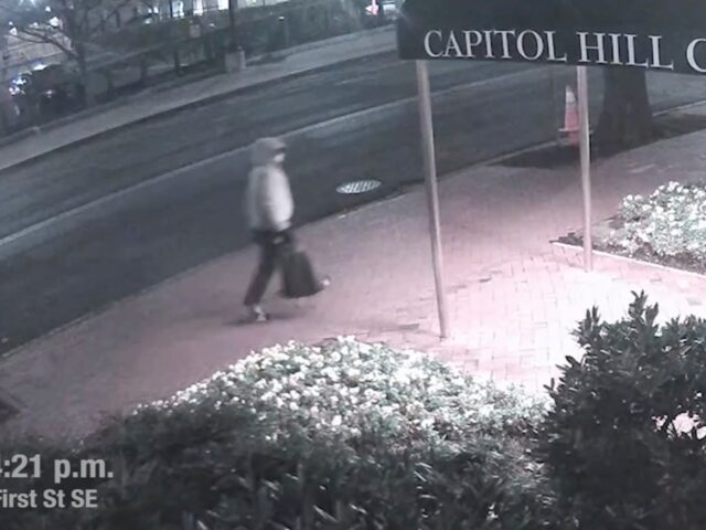 Quem é Brian Cole, preso por plantar bombas caseiras em Washington em 2021?
