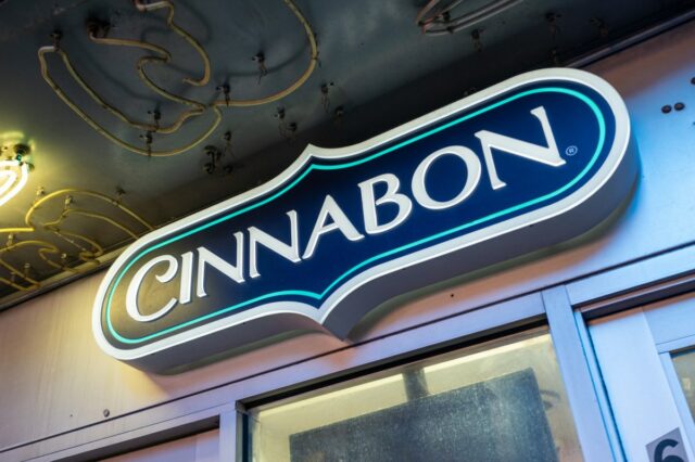 Quem é Crystal Wilsey? Funcionário da Cinnabon é demitido por causa de explosão racista
