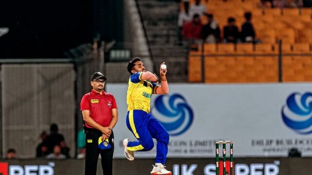 Quem é Mangesh Yadav, o marcapasso esquerdo que abalou a Quem é Mangesh Yadav, o marcapasso esquerdo que abalou a liga MP T20, comprado pelo RCB por Rs. 5,2 milhões