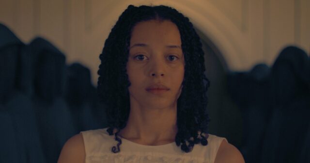 Quem interpreta Agnes em 'Os Testamentos'? 5 coisas para saber Chase-Infiniti-GettyImages-2246688413