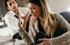 Querida Abby: Sou professora e odeio quando os pais me pedem para escrever bilhetes de despedida para os alunos Querida Abby: Sou professora e odeio quando os pais me pedem para escrever bilhetes de despedida para os alunos