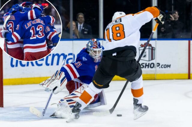Rangers se reúnem para uma vitória emocionante nos pênaltis sobre O goleiro do New York Rangers, Igor Shesterkin, defende a rede contra o pivô do Philadelphia Flyers, Rodrigo Abols.