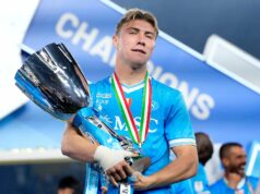 Rasmus Hojlund comemora o troféu do Napoli com uma mensagem atrevida de saída do Man Utd, Chido Obi responde Rasmus Hojlund jogando contra o Bologna