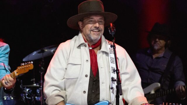 Raul Malo, vocalista do Mavericks, morre aos 60 anos Raul Malo, vocalista do Mavericks, morre aos 60 anos