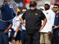 Recrutas de Michigan apoiam o técnico interino Biff Poggi enquanto o escândalo de Sherrone Moore gira O técnico interino do Michigan, Biff Poggi, observa seu time jogar contra o Nebraska durante o primeiro tempo de um jogo de futebol americano universitário da NCAA no sábado, 20 de setembro de 2025, em Lincoln, Nebraska.