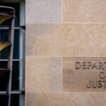 Redações em arquivos de Epstein podem ser visualizadas copiando e colando, dizem os relatórios