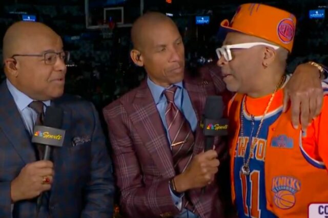 Mike Tirico, Reggie Miller e Spike Lee na transmissão da NBC na noite de terça-feira.