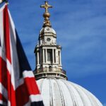 Reino Unido enfrenta reação quando professor é demitido por dizer a estudante que a Grã-Bretanha é um país cristão