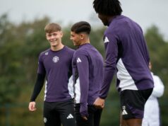 Relatório: Esquecido extremo da academia do Man Utd em negociações para sair em janeiro, ele vem treinando com Ruben Amorim Amir Ibragimov lidera o discurso da equipe do Manchester United Sub-18.