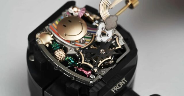 Relógios no valor de quase US$ 8,5 milhões ainda desaparecidos O relógio Smiley Richard Mille rm88 vale cerca de US$ 5,7 milhões, com apenas 50 já fabricados. Um deles foi roubado de uma residência em Canberra, Austrália.