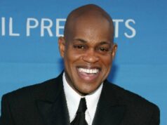 Renomado cantor de ópera esfaqueado até a morte em casa na Califórnia e policiais dizem que seu filho é suspeito de ser o assassino Jubilant Sykes, um renomado cantor de ópera de 71 anos, foi morto a facadas em uma casa no condado de Los Angeles, e a polícia acredita que seu filho é o assassino (Frazer Harrison/Getty Images)