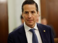 Requisitos de cidadania para milhões de americanos sob nova lei devem mudar Requisitos de cidadania para milhões de americanos sob nova lei devem mudar