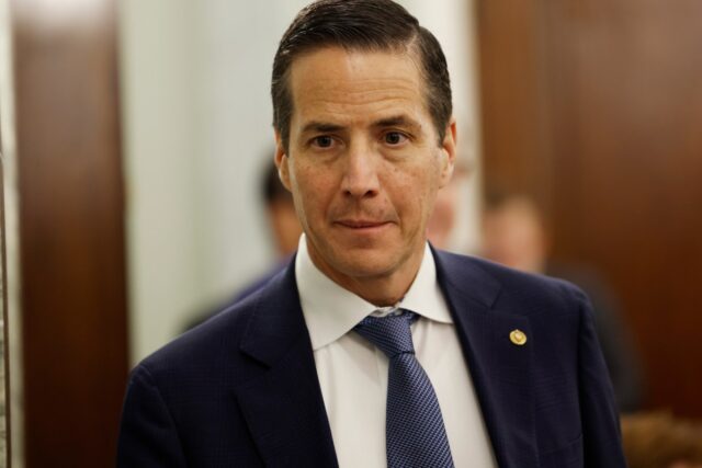 Requisitos de cidadania para milhões de americanos sob nova lei devem mudar
