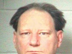 Restos de esqueletos encontrados ao lado de uma gravata zip usada foram identificados como um homem que desapareceu há mais de uma década Yahoo news home