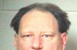 Restos de esqueletos encontrados ao lado de uma gravata zip usada foram identificados como um homem que desapareceu há mais de uma década Yahoo news home