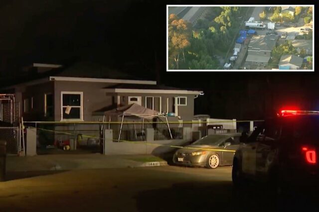 Uma vista aérea mostra investigadores em trajes brancos de proteção e um policial trabalhando na cena do crime.