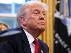 Reunião de crise na Casa Branca em meio a dúvidas sobre medidas de Trump Donald Trump está realizando uma reunião no Salão Oval enquanto sua briga com a Venezuela continua.