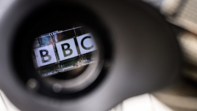 Revisão da Carta da BBC lançada em meio a turbulência BBC