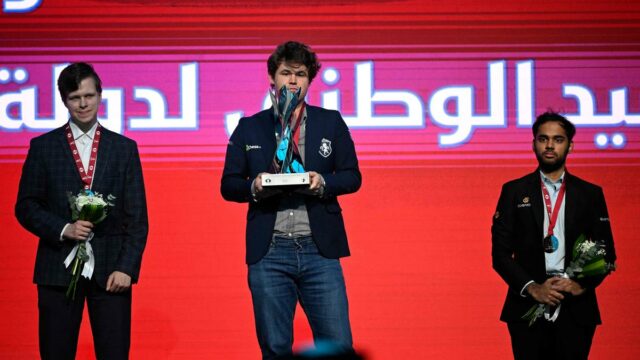 Revisão do Campeonato Mundial de Rápido e Blitz: Erigaisi e lightbox-info