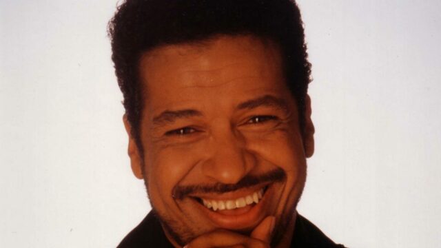 Richard Smallwood, cantor gospel e pianista indicado ao Grammy, morre aos 77 anos
