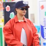 Rihanna faz compras com saltos de pele de cobra e mais fotos de estrelas