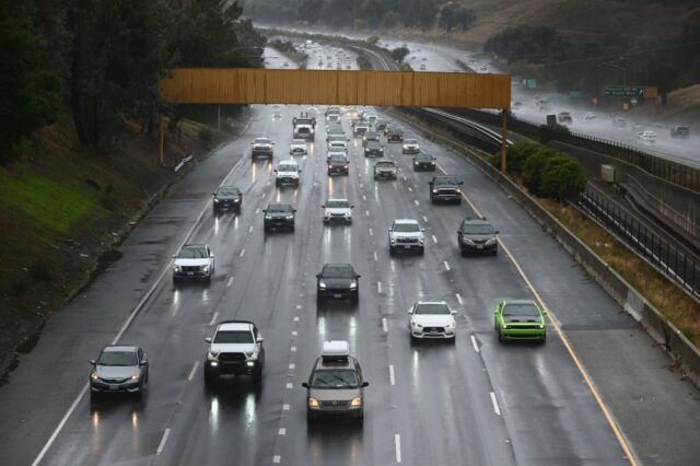 Rio atmosférico encharcará a área da baía neste fim de semana, depois que as chuvas de quarta-feira diminuírem no dia de Ano Novo
