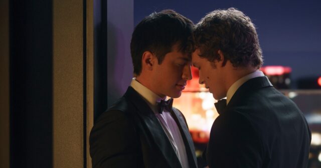 'Rivalidade acalorada' está se tornando um fenômeno. Como assistir ao Connor Storrie e Hudson Williams.