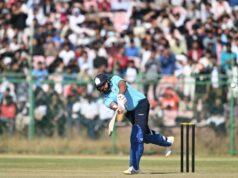 Rohit Sharma expulso por pato na primeira bola durante o jogo Mumbai x Uttarakhand Vijay Hazare Trophy Rohit Sharma expulso por pato na primeira bola durante o jogo Mumbai x Uttarakhand Vijay Hazare Trophy