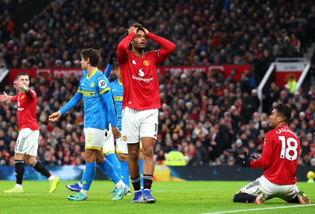 Joshua Zirkzee durante a partida da Premier League entre Manchester United e Newcastle United em Old Trafford em 2025 em Manchester, Inglaterra.
