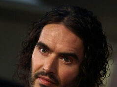 Russell Brand acusado de novas alegações de estupro e agressão sexual Russell Brand acusado de novas alegações de estupro e agressão sexual