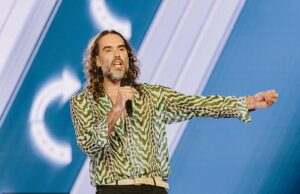 Russell Brand critica o relacionamento da ex-mulher Katy Perry com o ex-primeiro-ministro canadense: ‘Eu estava bem com Orlando Bloom, mas Justin Trudeau?’ Russell Brand criticou na quinta-feira o relacionamento da ex-esposa Katy Perry com Justin Trudeau durante um encontro do Turning Point USA em Phoenix