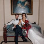 Sam Vanderpump e sua esposa grávida Alice Yaxley abriram seu álbum de casamento pela primeira vez depois de se casarem em uma cerimônia íntima no cartório de Chelsea este mês.