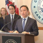 KGO - FOTO: O procurador municipal David Chiu fala em entrevista coletiva em 2 de dezembro de 2025, em São Francisco.