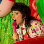 Sarah Sherman em seu nojento especial da HBO, abrindo para Adam Sandler e essas próteses nuas: 'Não ... esses não são meus genitais'