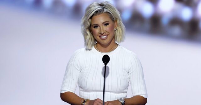 Savannah Chrisley fala sobre os primeiros dias de Todd e Julie após a prisão, o que vem a seguir