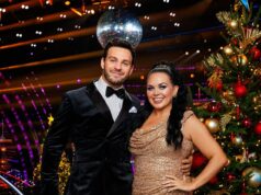 Scarlett Moffatt e Vito Coppola são coroados campeões do Strictly Come Dancing Christmas depois de marcar 40 pontos perfeitos dos jurados Scarlett Moffatt e Vito Coppola (foto) são coroados campeões do Strictly Come Dancing Christmas depois de marcar 40 pontos perfeitos dos jurados