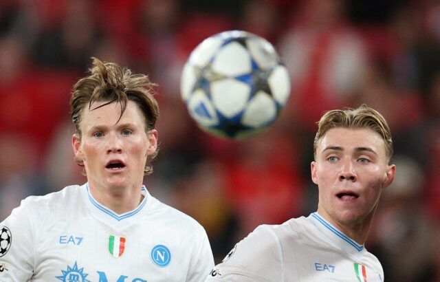 O ex-meio-campista do Manchester United Scott McTominay durante a partida da Liga dos Campeões entre Benfica e Napoli no Estádio do SL Benfica em 2025 em Lisboa, Portugal.