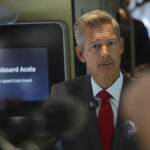 Sean Duffy enfrenta protesto de pijama depois de bancar o policial da moda