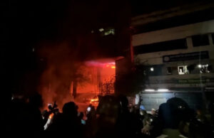 Sedes dos principais jornais de Bangladesh incendiadas em meio a protestos Yahoo news home