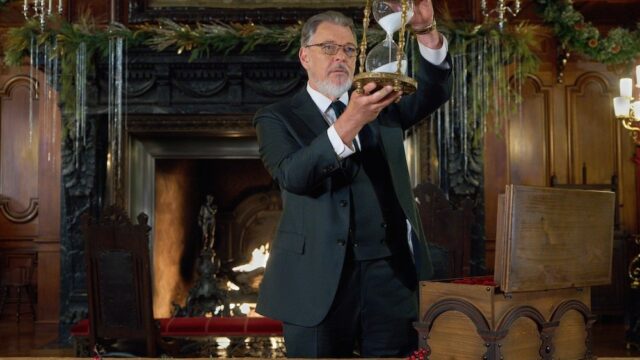 Sequela de 'A Biltmore Christmas' definida como Hallmark com Holland Roden e Niall Matter, Jonathan Frakes retornará (EXCLUSIVO)
