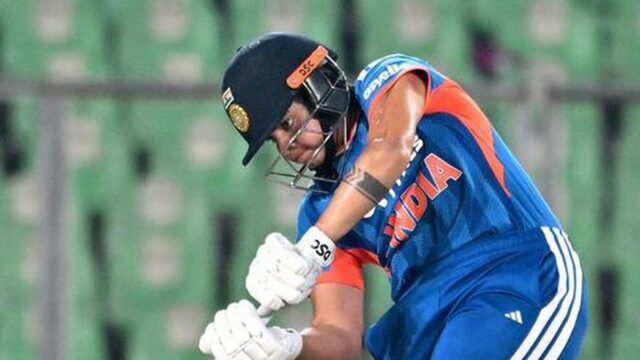 Shafali e Renuka sobem; Deepti permanece em primeiro lugar no Shafali e Renuka sobem; Deepti permanece em primeiro lugar no ranking ICC Women's T20I