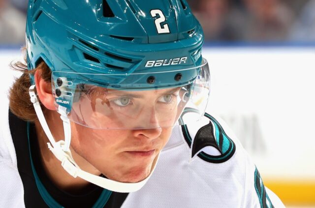 Sharks colocam os atacantes Will Smith e Philipp Kursahev no Sharks colocam os atacantes Will Smith e Philipp Kursahev no IR e promovem prospectos