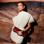 Jéssica Alba Crossbody