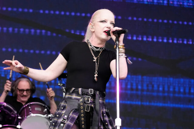 Shirley Manson aborda 'intolerância' em show em Sydney após tiroteio Yahoo news home