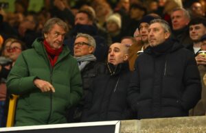 A nova contratação da equipe técnica do Man United é um golpe de gênio que os jogadores vão adorar O chefe da Ineos, Sir Jim Ratcliffe, durante a partida da Premier League entre Tottenham Hotspur e Manchester United, no Tottenham Hotspur Stadium, em novembro, em Londres, Inglaterra.