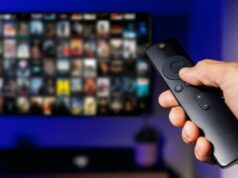 Sling oferece desconto de 50% no preço da assinatura mensal como parte da promoção de férias Melhores ofertas da Sling TV, descontos em 2025: oferta de 50% de desconto no preço da assinatura