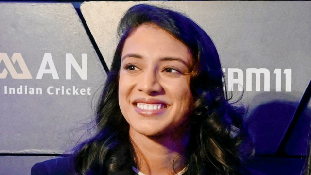 Smriti Mandhana, da seleção indiana, fala sobre o triunfo da Smriti Mandhana, da seleção indiana, fala sobre o triunfo da ODI na Copa do Mundo Feminina de 2025